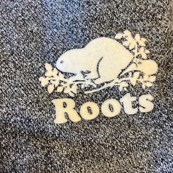Roots kids size 12 shorts in salt and pepper - new condition. - Picture 2 of 8